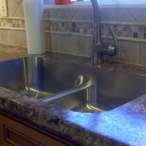 Formica FX180 with a undermount sink, yes thats ri