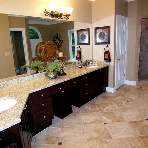 Master bath after home staging by Divine Redesigns