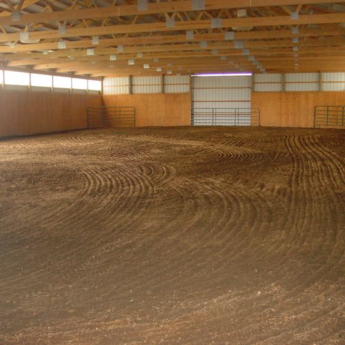 Indoor Arena
120x60 foot
Ample lighting and ventil