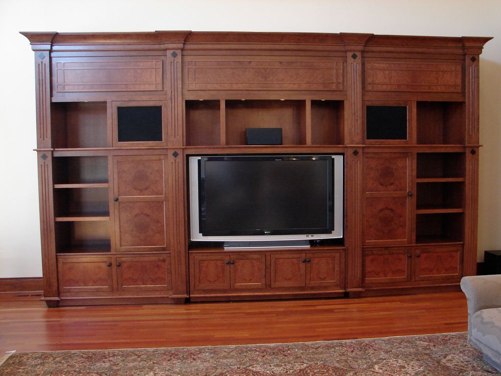 Entertainment center