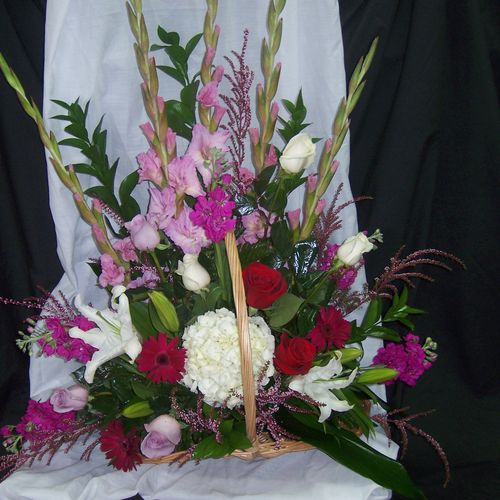 We offer basket arrangements in many different sty