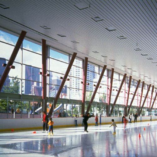 The ice skating center at Yerba Buena Gardens