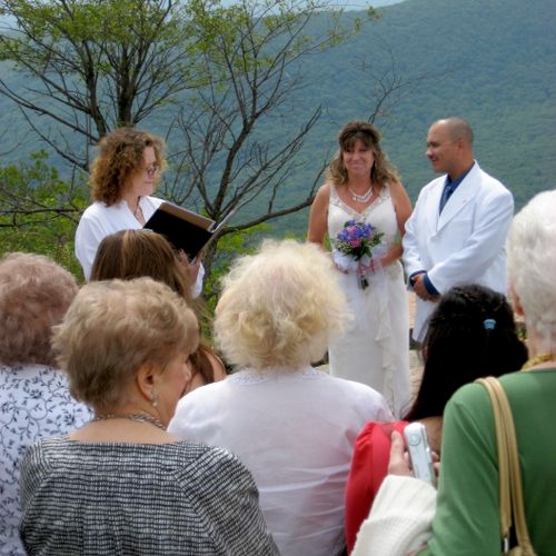 A mountainside wedding in New York state