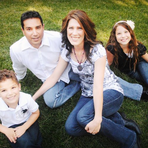 Family portraits outdoors - on location of your ch