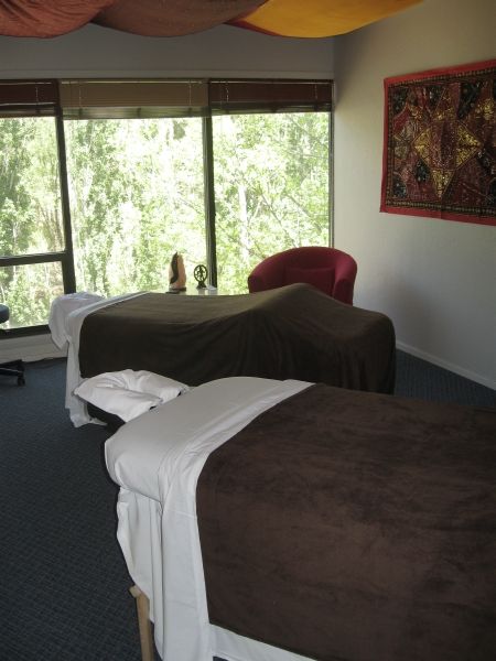 couples massage room