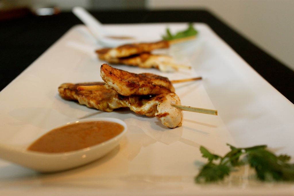 Chicken Satay w/Peanut Sauce