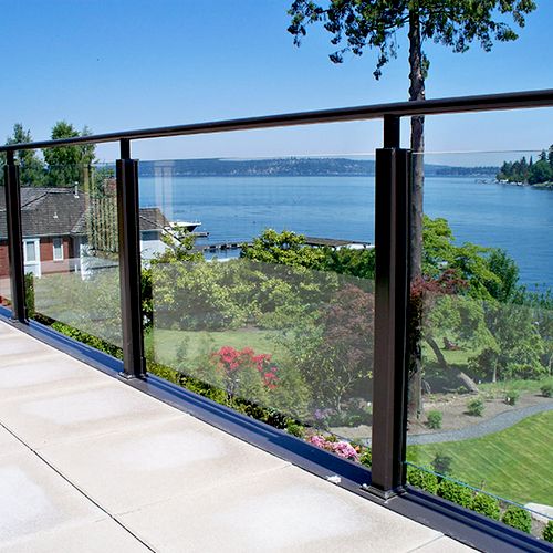Glass deck railing