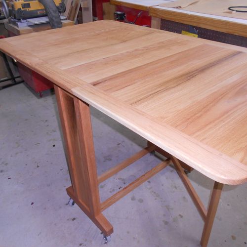 English Pub table out of red oak