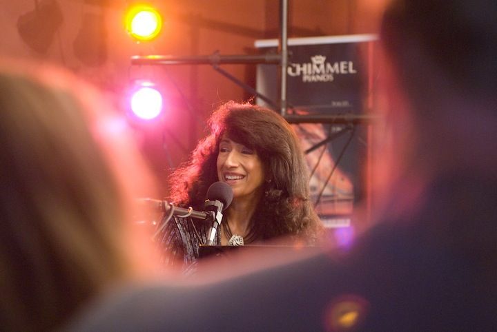 Lisa Downing in Concert with Peter Kater