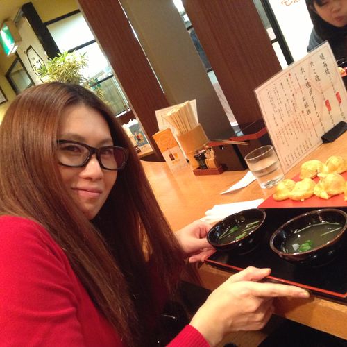 Having ããç¼ã(takoyaki) with my Japanese stu