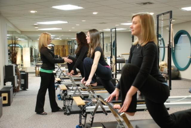 Melanie Training Clients in Front Lunge