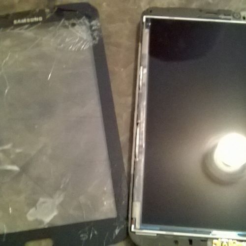 Samsung Galaxy Tab 3 with the crack screen removed