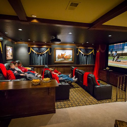 A dedicated home theater with a complete 9.3 custo