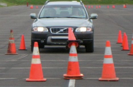 Driving Academy Teaching reaction time over evasiv