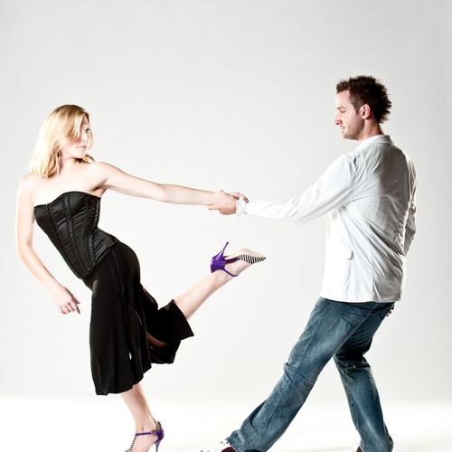 Learn Argentine tango now! Classes, events, and pe
