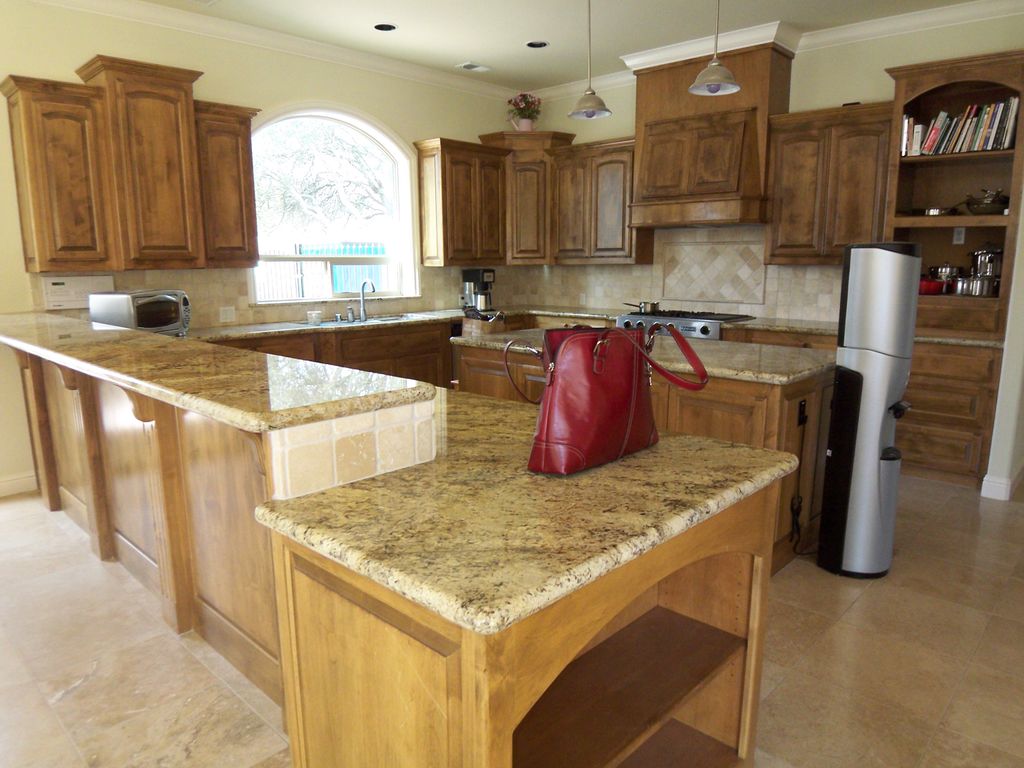 Kitchen Before Staging - lovely granite but boring