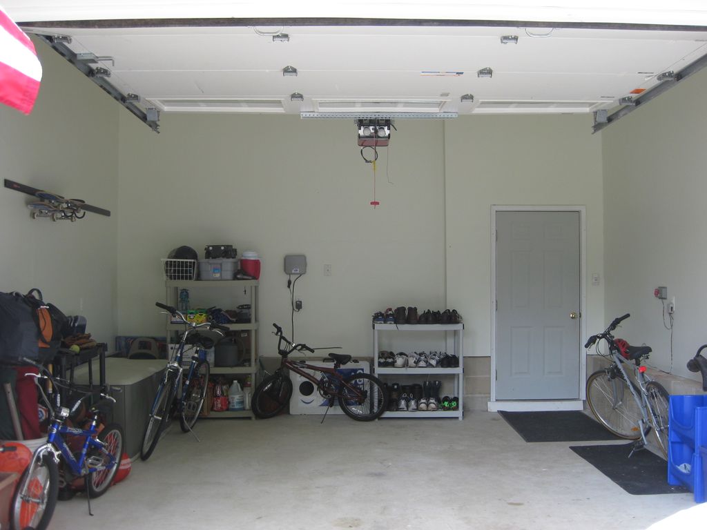 Garage after painting and organizing