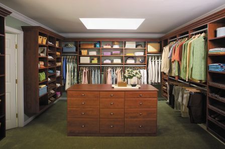 Select Closets & Carpentry