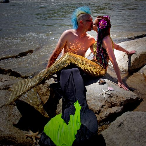 Mermaid Couple 
Aqua tails 
June 2011 
Sample