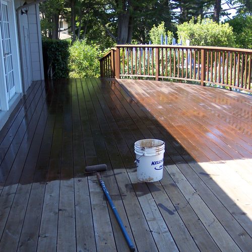 Deck in the sealing / staining process