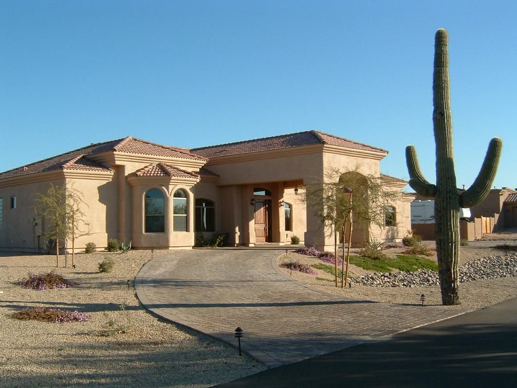 Custom home in Desert Hills, AZ