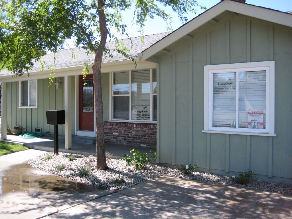 3036 El Camino Ave, Main Office