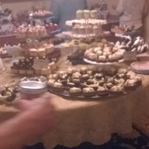 Sweets Station at the wedding. Helping with the Se