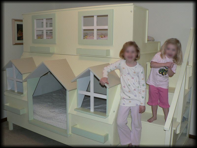 Through the imagination of their two young girls, 