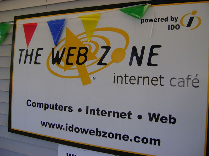 Store front at The Web Zone 1357 River Rd. Eugene,