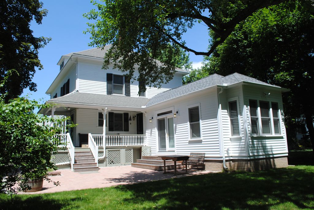 Addition and Renovations in historic neighborhoods