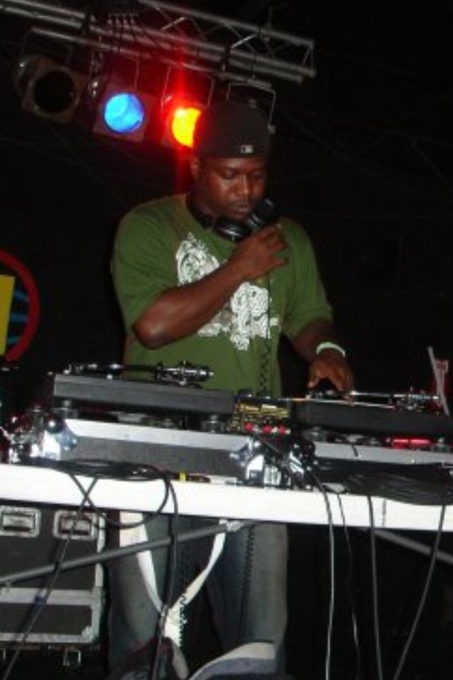 DJ Needlz