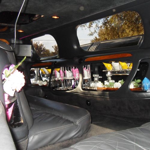 Luxury 10 Passenger Black Limousine with Pink and 