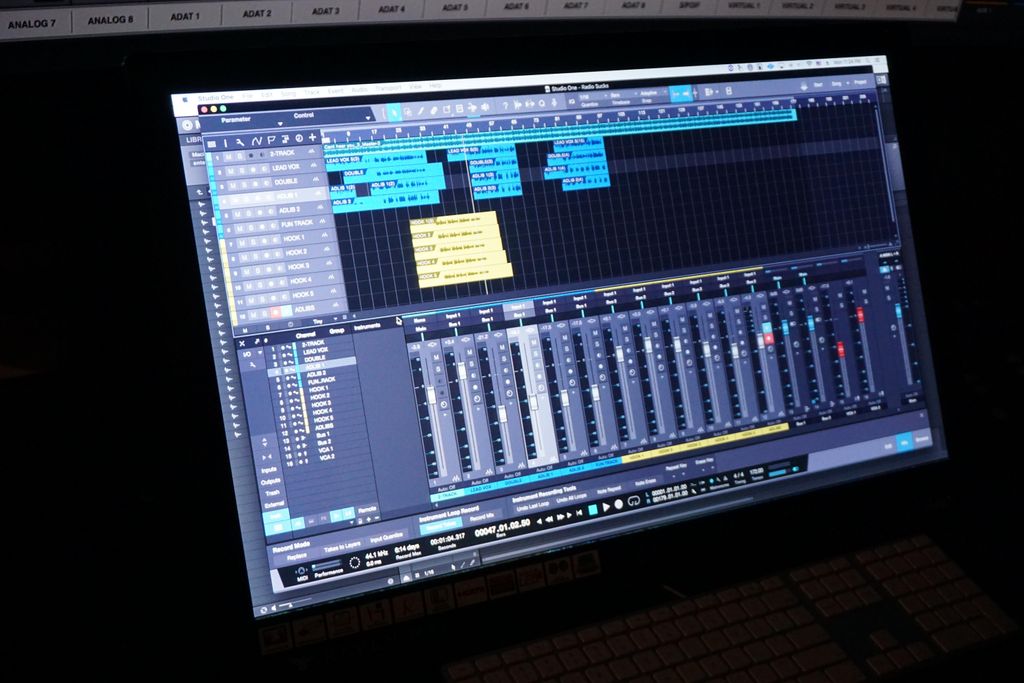 We use ProTools and Presonus Studio One
