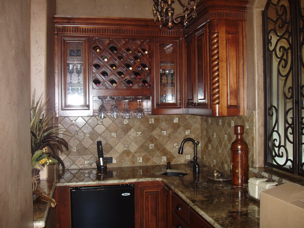 Please view our website at www.metroplexcabinets.c