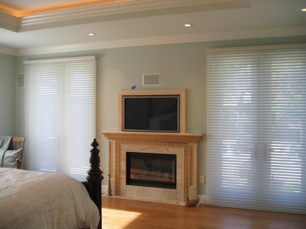 Exterior & interior residential painting in Redwoo
