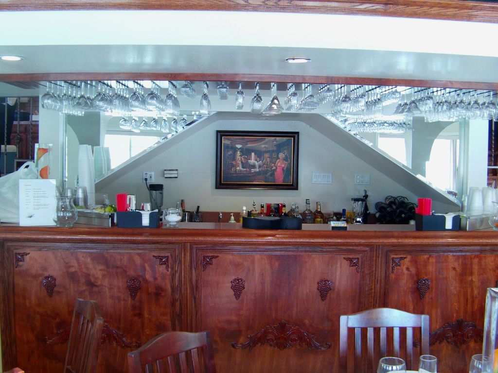 Beautiful venue! Exquisite bar, exquisite food, ex