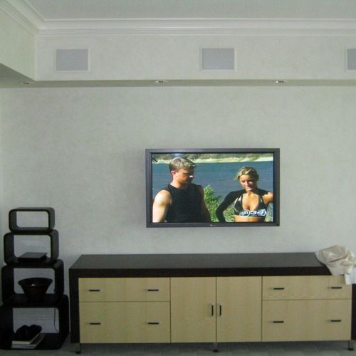 A simple surround system in a Bedroom, with the sp