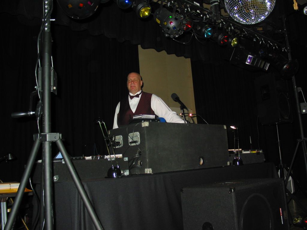 Tom's DJ and Karaoke Service