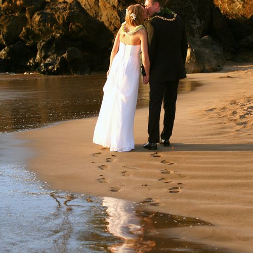 Royal Hawaiian Weddings - strolling on the beach a
