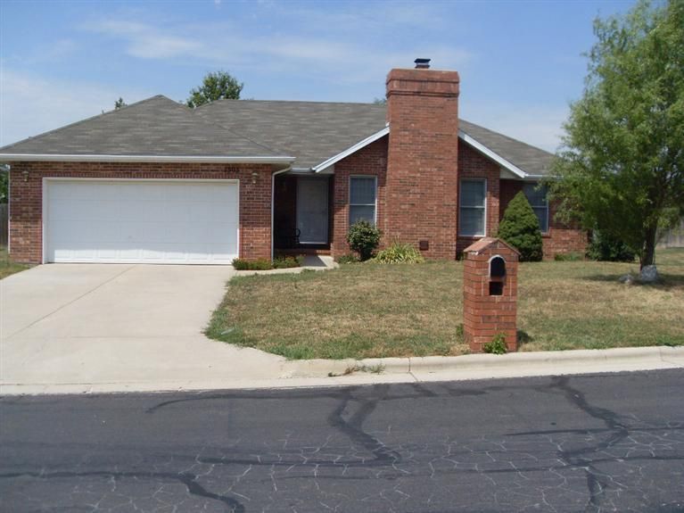 3 bedroom 2 bath ALL brick home in Nixa, MO only 1