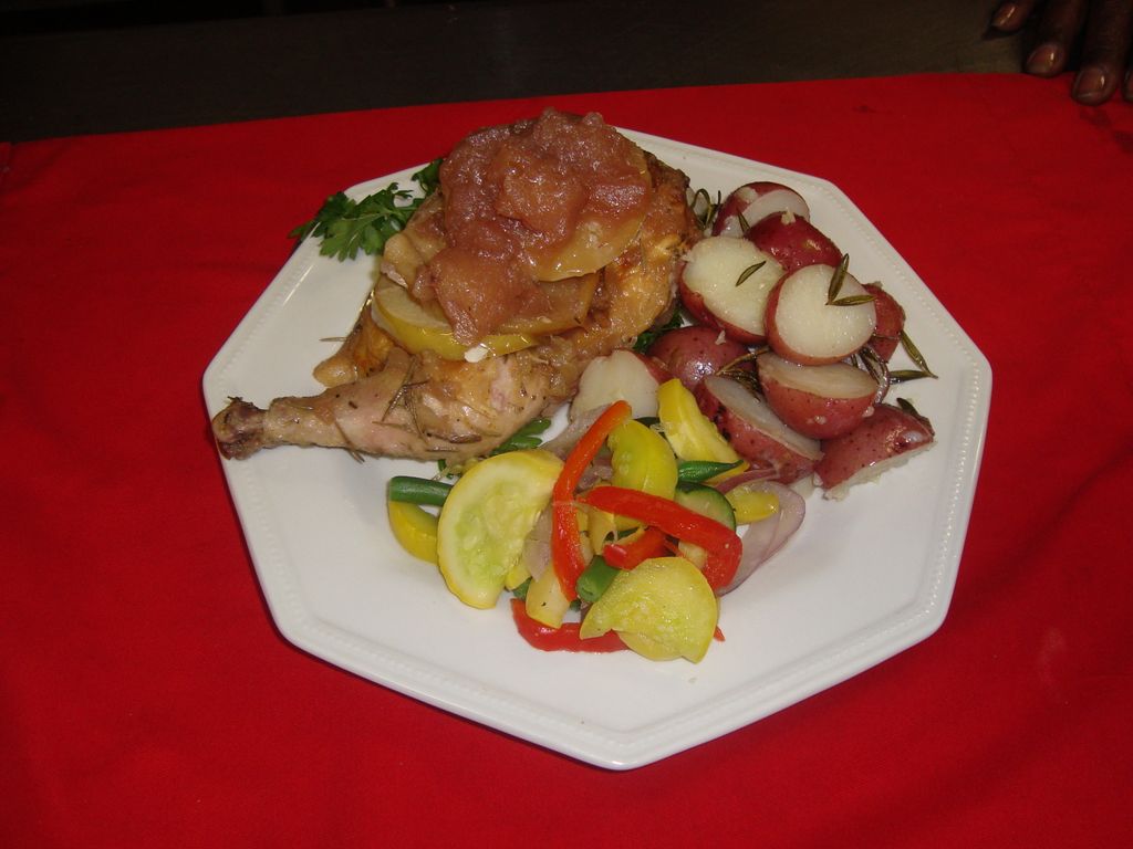 Dinner Party in Home

 APPLE CHICKHEN QUARTER
ROSE