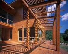 This house is split in two parts with a bridge spa