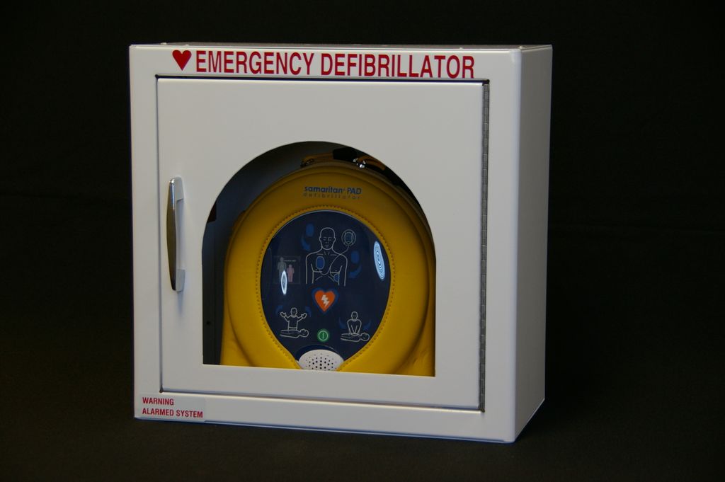 AED defibrillator certification classes in Sacrame