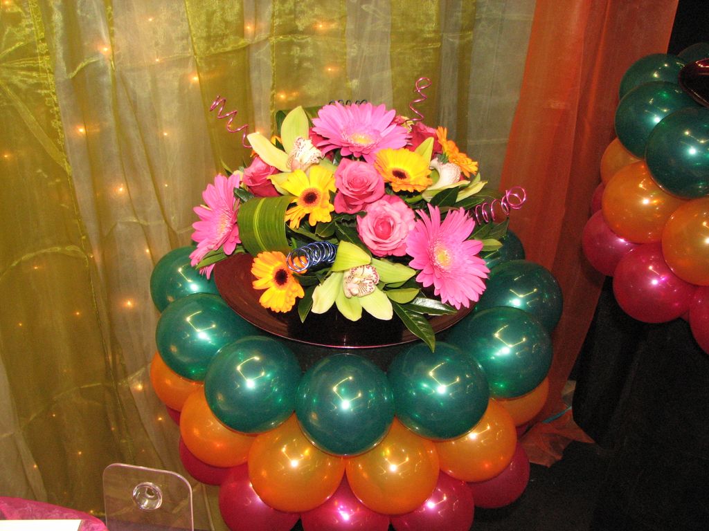 This flower arrangement could be used as a centerp