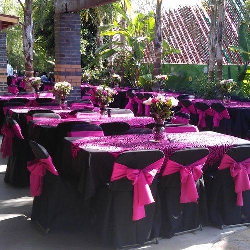 decoration of tables for the quinceanera