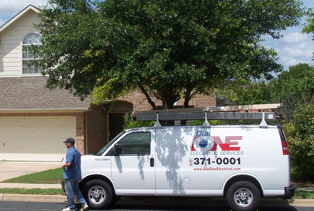 ELECTRICIAN - RESIDENTIAL & COMMERCIAL WORK DONE R