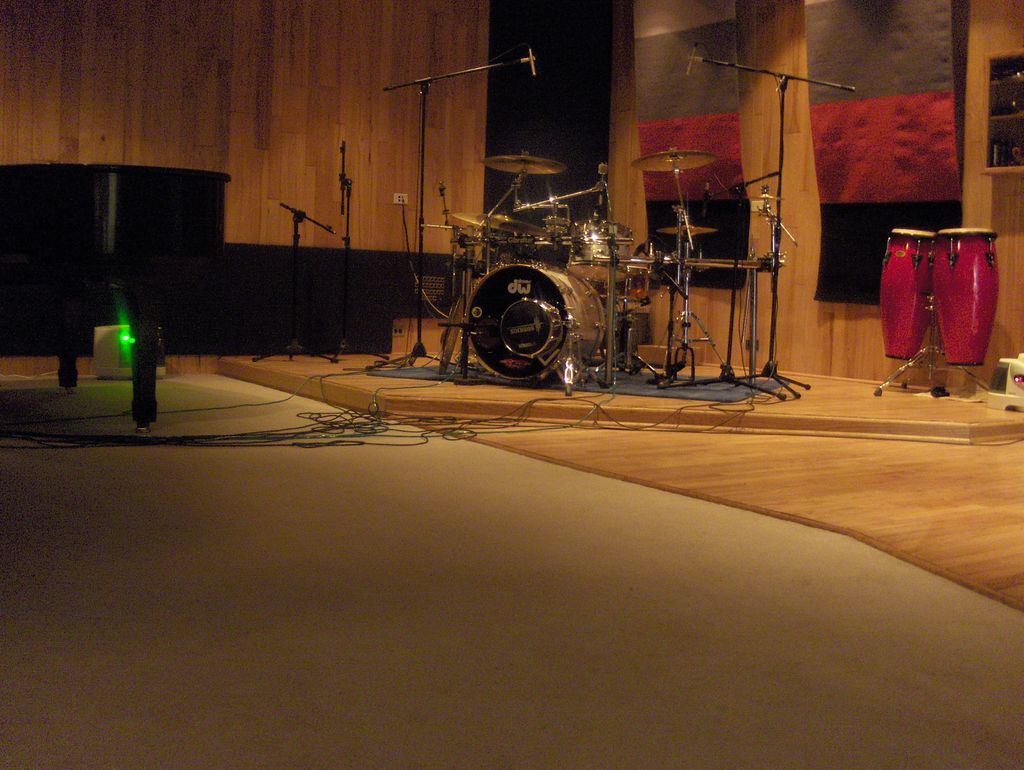 live room with Yamaha G5 concert grand