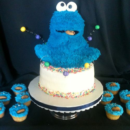 Cookie Monster birthday cake with mini cookie mons