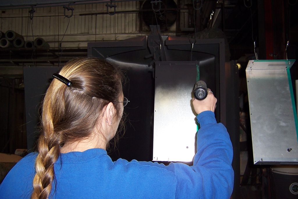 Electrostatic Spraying by Hand Gun ensures attenti