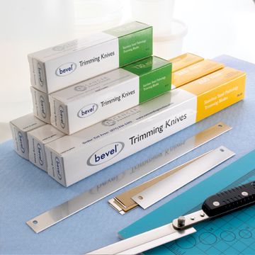 Packaging design for blades